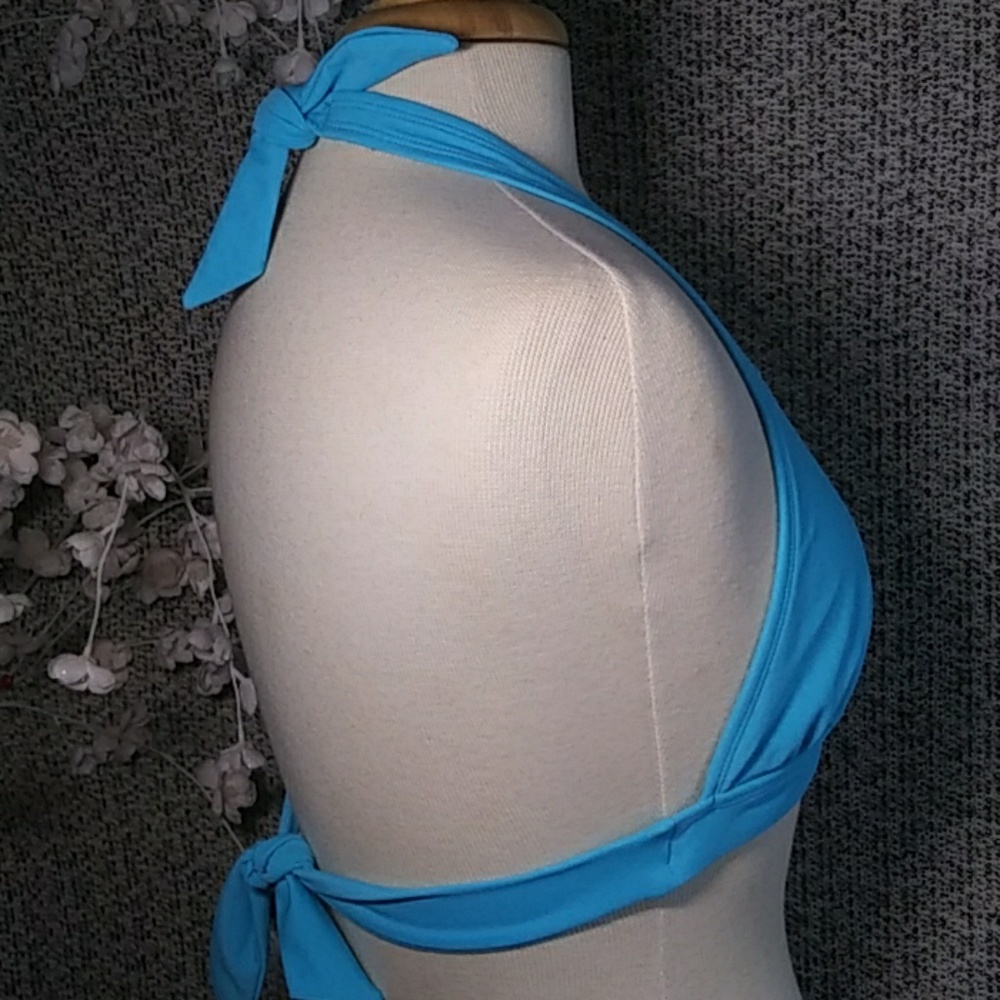2/$20 EUC Old Navy Bikini Top L - Picture 2 of 3